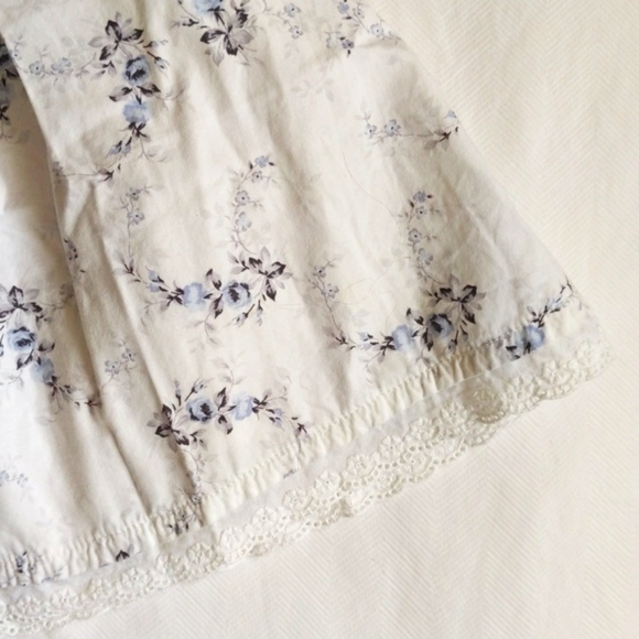 jillian's closet cottagecore blue floral & lace pintuck dress 9 months baby girl - Picture 3 of 10